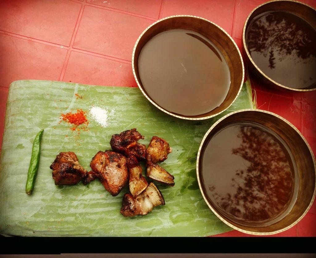 Poro Apong . Source : Ghyfoodie