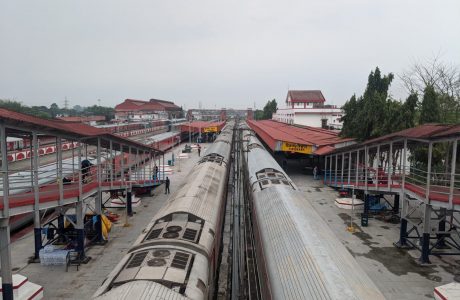 Trains in Dibrugarh Station