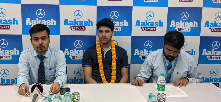 Aakash BYJU'S Noida student Malay Kedia makes India proud, Bags Silver  Medal at the 15th International Olympiad on Astronomy and Astrophysics  (IOAA) held in Georgia – CorporateNewsForU